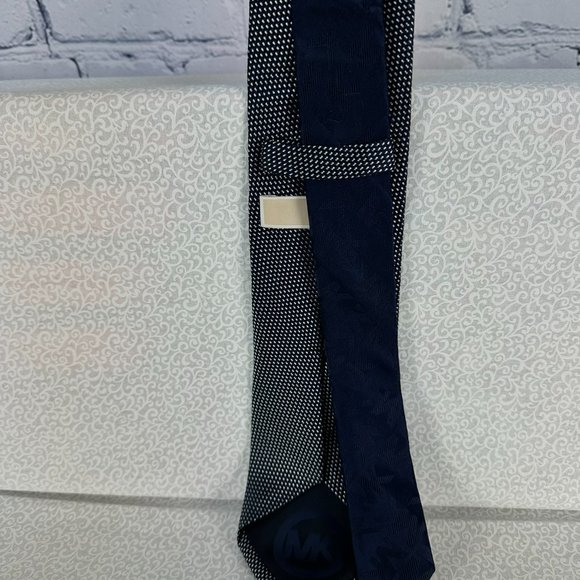 Michael Kors 100% Silk Navy/Silver Mini Dot Neck Neck Tie, 3 1/4‎ Inch Wide - Picture 4 of 9